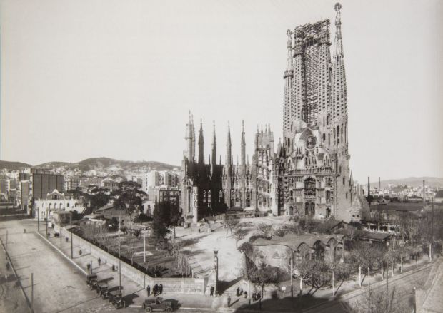 Flames were a recurring theme for this sit. Blog Robert Campbell