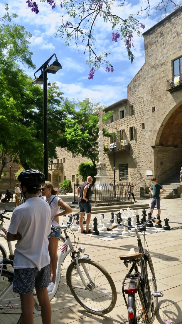 Locking up your bike when it’s not in use is more than a nice idea ― it’s a necessity if you want to keep it from getting stolen. Bike Riding Around Barcelona Spain I Find You Go