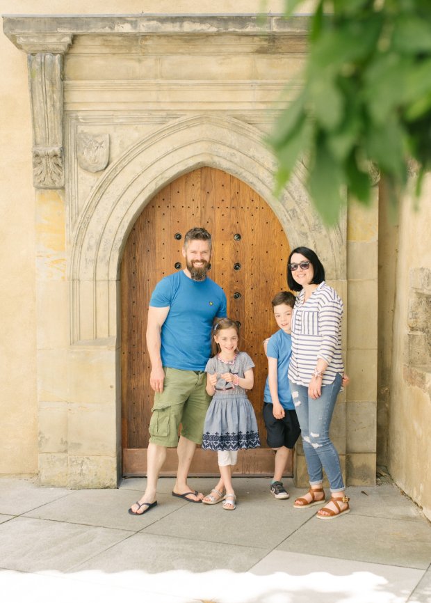 We often hear about parents saving money so their kids can go to college but a kid?s education during their formative years is arguably more important. Family Photography Barcelona Barcelona For Two