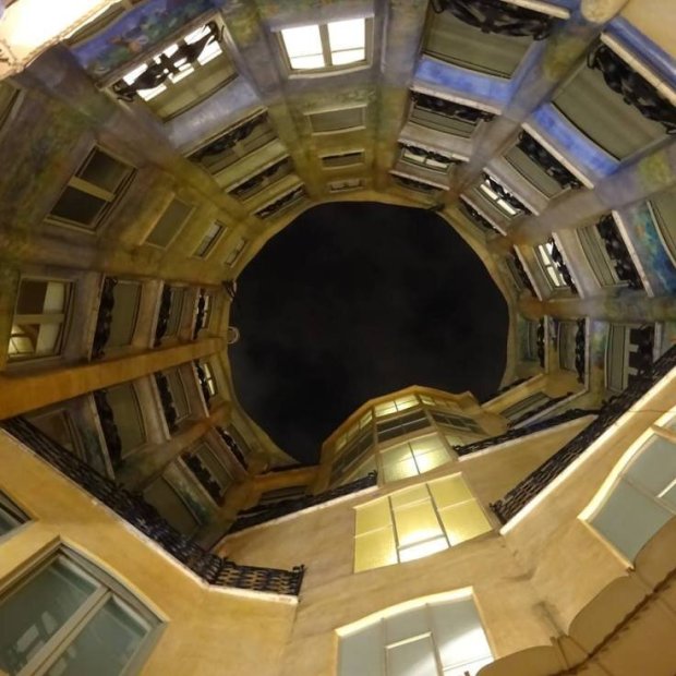 Modernist building in barcelona designed by antoni gaudi. Gaudi S La Pedrera Night Or Day Stephanie Storey