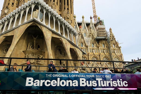 Découvrez barcelone en bus et explorez les attractions de la . Tourist Bus Barcelona Hop On Hop Off Bus Tour Probe Around The Globe