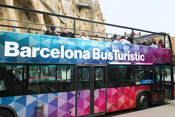 After derek showed his electroad's wireless charging system for buses that puts a big continuous coil in the road, i wondered the same thing i do with al. Tourist Bus Barcelona Hop On Hop Off Bus Tour Probe Around The Globe